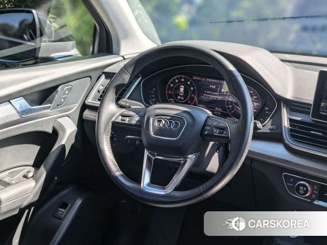Audi Q5L 2021 Черный из Китая, фото 3