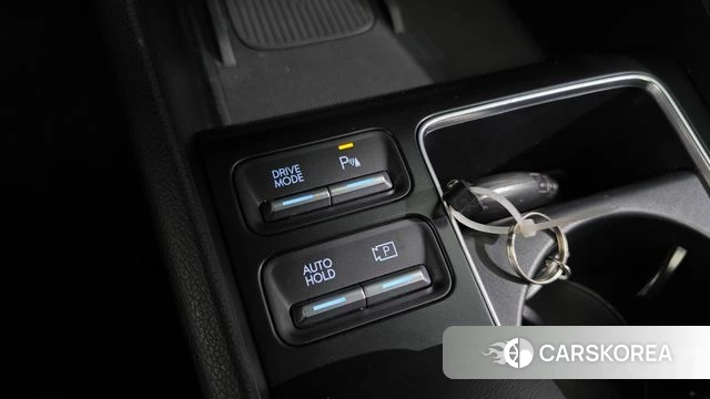 Hyundai Sonata D Edge Hybrid (DN8) 2024 Светло-серебряный цвет из Кореи, фото 3