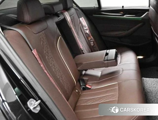 BMW 5 Series (G30) 2023 Черный из Кореи, фото 3