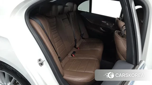 Mercedes-Benz E-Class W213 2022 Белый из Кореи, фото 3