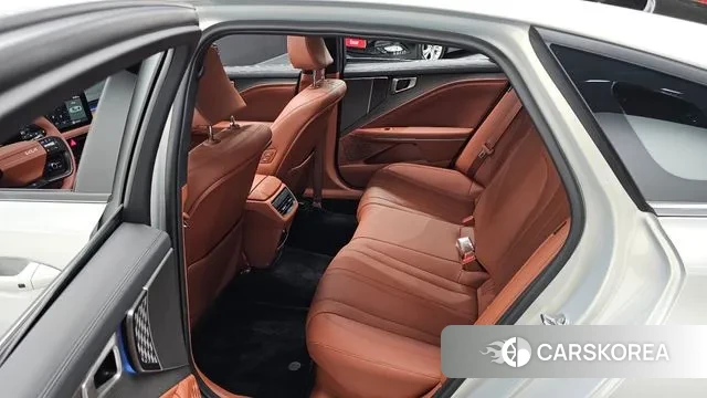 Kia The New K8 Hybrid 2024 Серебристо-серый из Кореи, фото 3