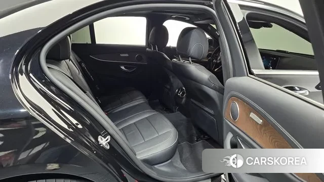 Mercedes-Benz E-Class W213 2023 Черный из Кореи, фото 3