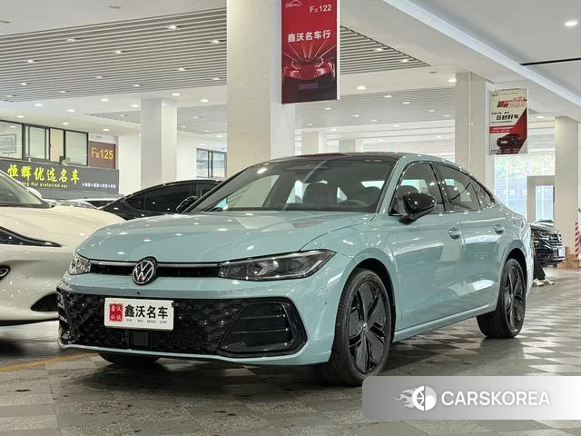 Volkswagen Passat 2024 Синий из Китая, фото 3