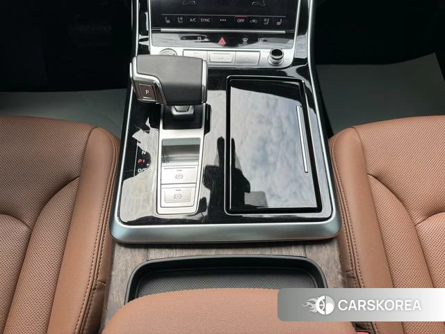 Audi Q7 2024 Черный из Китая, фото 3
