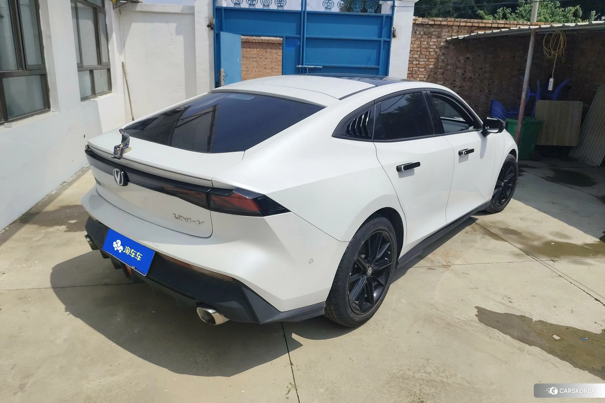 Chang'an UNI-V 2022 Белый из Китая, фото 3