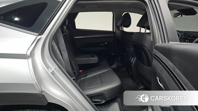 Hyundai Tucson (NX4) 2022 Серебристо-серый из Кореи, фото 3