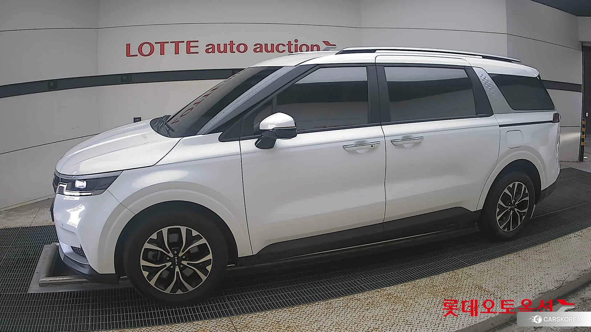 Kia Carnival 2023 Белый из Кореи, фото 3