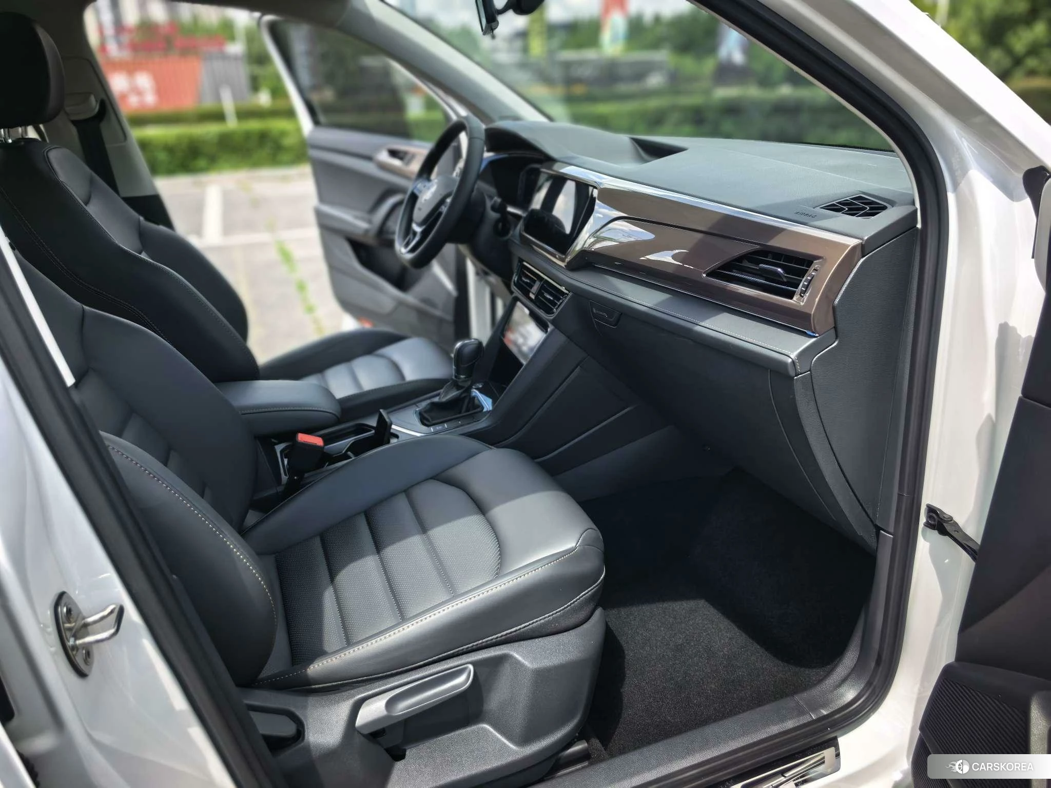 Volkswagen Tuyue 2022 Белый из Китая, фото 3