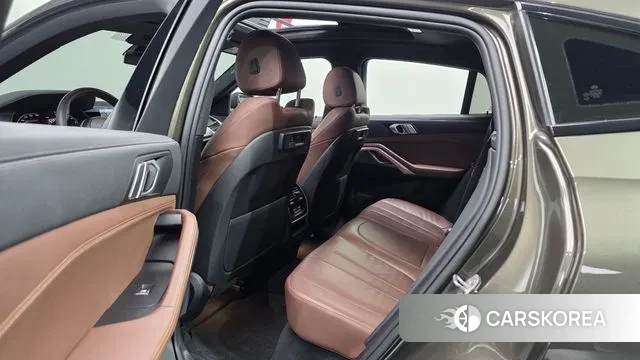 BMW X6 (G06) 2022 Светло-зеленый из Кореи, фото 3