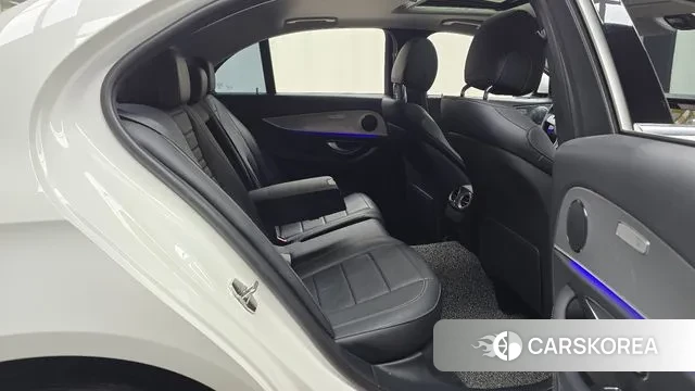 Mercedes-Benz E-Class W213 2018 Белый из Кореи, фото 3