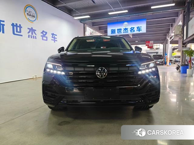 Volkswagen Touareg 2024 Черный из Китая, фото 3