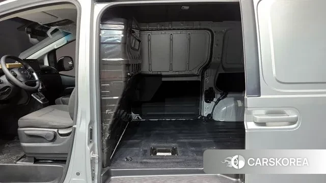 Hyundai Staria 2022 Серебряный из Кореи, фото 3