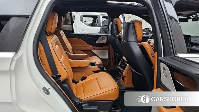 Lincoln Aviator 2nd generation 2021 Белый из Кореи, фото 3