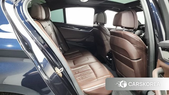 BMW 5 Series (G30) 2021 Черный из Кореи, фото 3