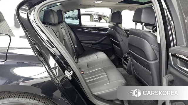 BMW 5 Series (G30) 2023 Черный из Кореи, фото 3