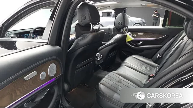 Mercedes-Benz E-Class W213 2018 Черный из Кореи, фото 3