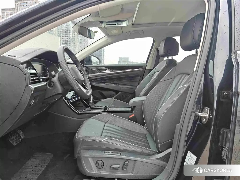 Volkswagen Passat 2024 Черный из Китая, фото 3