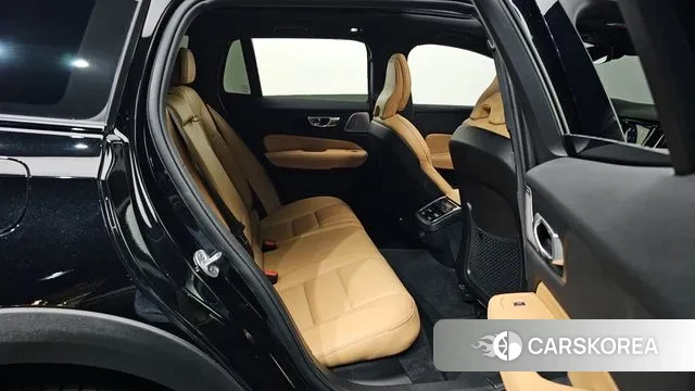 Volvo V60 Cross-Country 2nd Generation 2023 Черный из Кореи, фото 3