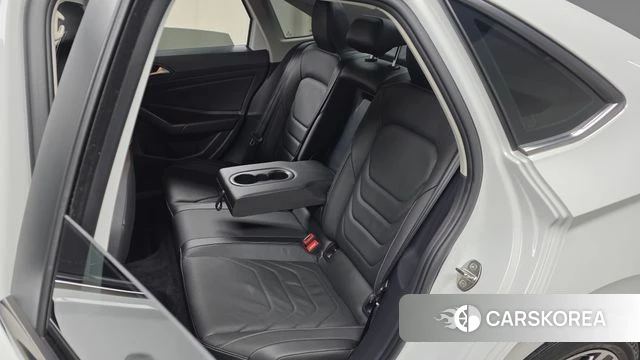 Volkswagen 7th Generation of Jetta 2021 Белый из Кореи, фото 3