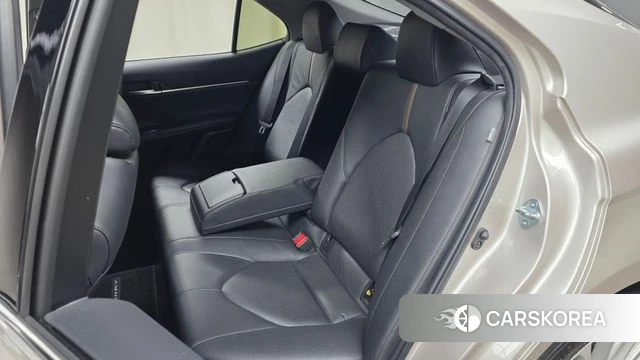 Toyota Camry (XV70) 2019 Песочный из Кореи, фото 3