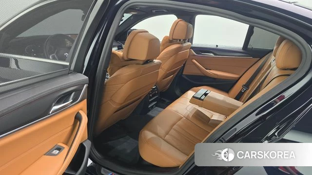 BMW 5 Series (G30) 2023 Черный из Кореи, фото 3