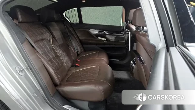 BMW 7 Series (G11) 2020 Серебристо-серый из Кореи, фото 3