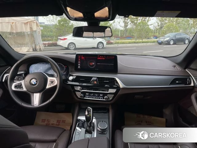 BMW 5 series 2022 Черный из Китая, фото 3