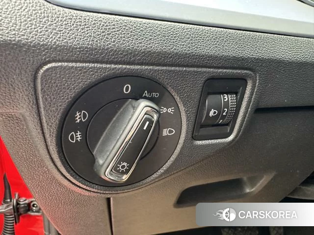 Volkswagen Lingdu 2022 Красный из Китая, фото 3