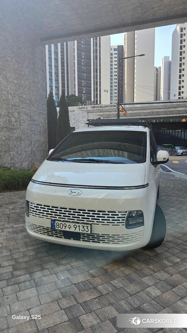 Hyundai Staria 2023 Белый из Кореи, фото 3