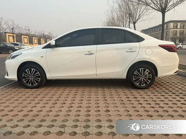 Toyota Vios 2023 Белый из Китая, фото 3