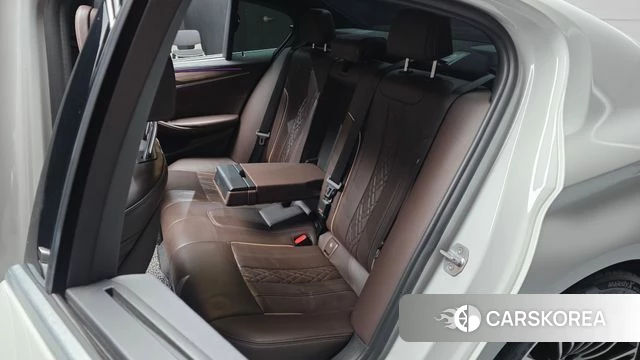 BMW 5 Series (G30) 2019 Белый из Кореи, фото 3