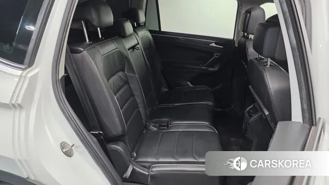 Volkswagen Tiguan Allspace 2020 Белый из Кореи, фото 3