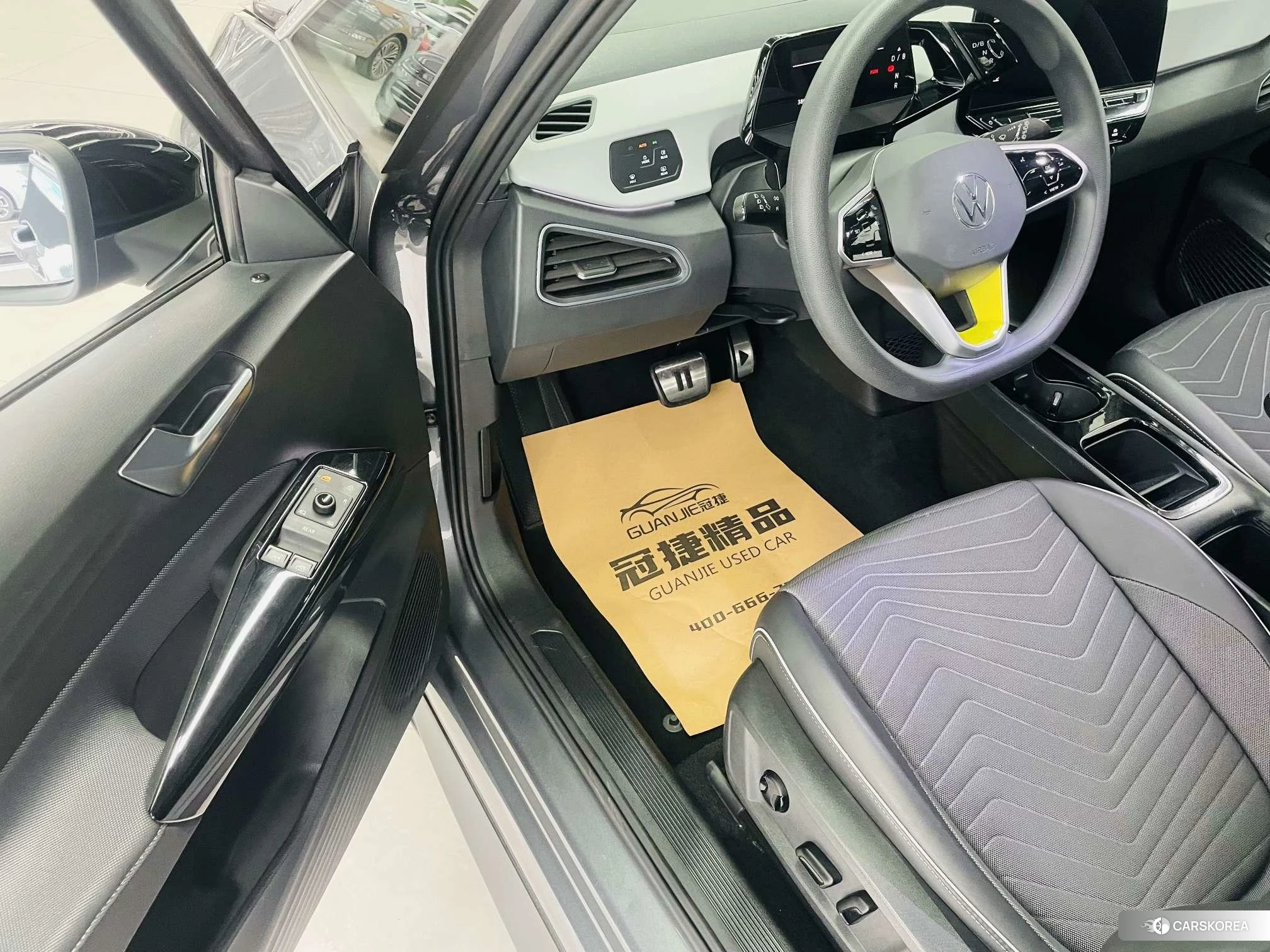 Volkswagen ID.3 2023 Серебристо-серый из Китая, фото 3