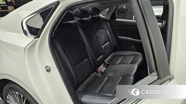 Kia The New K3 2nd generation 2022 Белый из Кореи, фото 3
