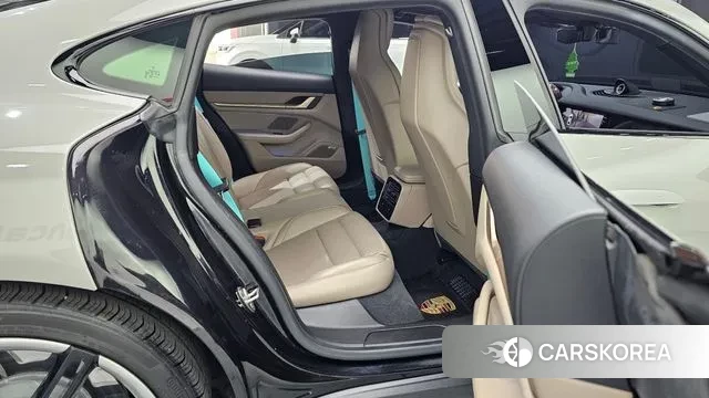 Porsche Taycan 2022 Серебристо-серый из Кореи, фото 3