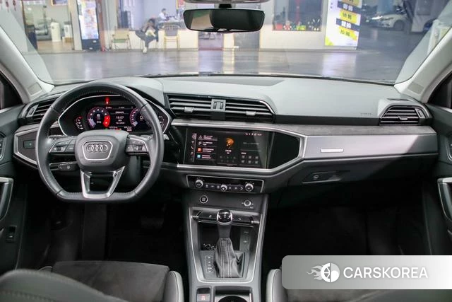 Audi Q3 2022 Темно-серый из Китая, фото 3