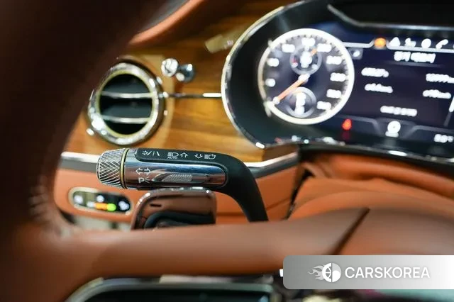 Bentley Flying Spur 3rd Generation 2022 Белый из Кореи, фото 3