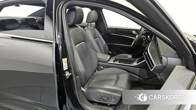 Audi A6 (C8) 2019 Черный из Кореи, фото 3