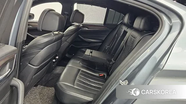 BMW 5 Series (G30) 2018 Серый из Кореи, фото 3