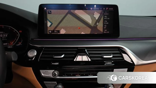 BMW 5 Series (G30) 2021 Черный из Кореи, фото 3
