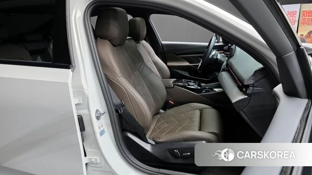 BMW 5 Series (G60) 2024 Белый из Кореи, фото 3