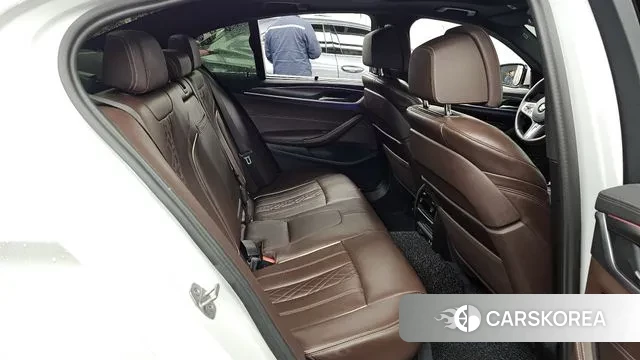 BMW 5 Series (G30) 2022 Белый из Кореи, фото 3