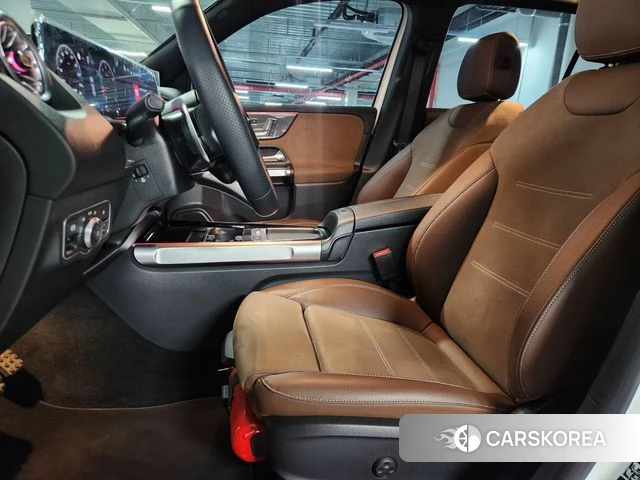 Mercedes-Benz GLB-Class X247 2025 Белый из Кореи, фото 3