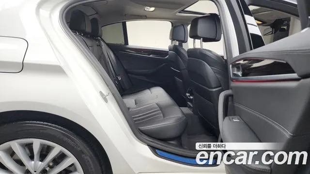 BMW 5 Series (G30) 2021 Белый из Кореи, фото 3