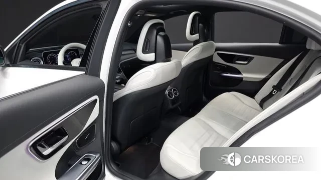 Mercedes-Benz C-Class W206 2022 Белый из Кореи, фото 3