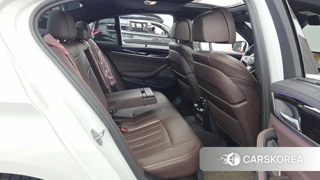 BMW 5 Series (G30) 2022 Белый из Кореи, фото 3