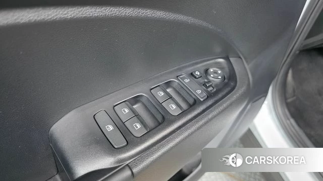 Hyundai Venue 2023 Белый из Кореи, фото 3