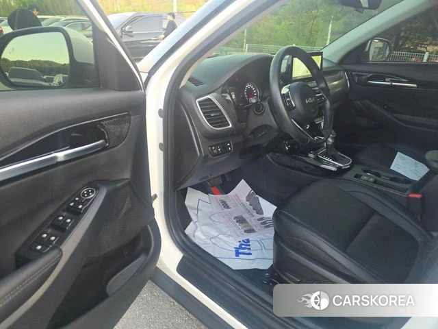 Kia Seltos 2022 Белый из Кореи, фото 3