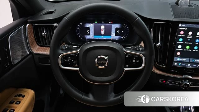 Volvo XC60 second Generation 2024 Белый из Кореи, фото 3