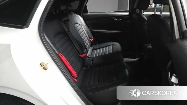 Kia The New K3 2nd generation 2021 Белый из Кореи, фото 3